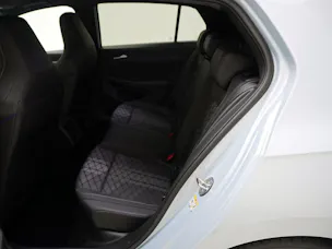 VW Golf VIII 1.5 eTSI R-Line DSG