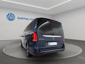 https://vehicle.imgix.net/4300443/b46c2e46-111c-4a00-ba1e-9c1bf082f4b8.jpg