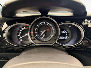 https://vehicle.imgix.net/4300464/88a36b64-8f9e-4706-986f-d7f0f7e6d6ae.jpg