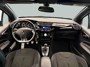 https://vehicle.imgix.net/4300464/9252549a-b797-40ea-be96-70bb766c0d2b.jpg