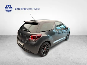 https://vehicle.imgix.net/4300464/930c8ed9-e960-4ba2-b76f-2ef99af7b8bb.jpg