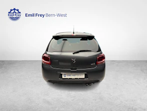 https://vehicle.imgix.net/4300464/d3d5c969-7a72-4ca5-93b7-f1cfd565a1a8.jpg