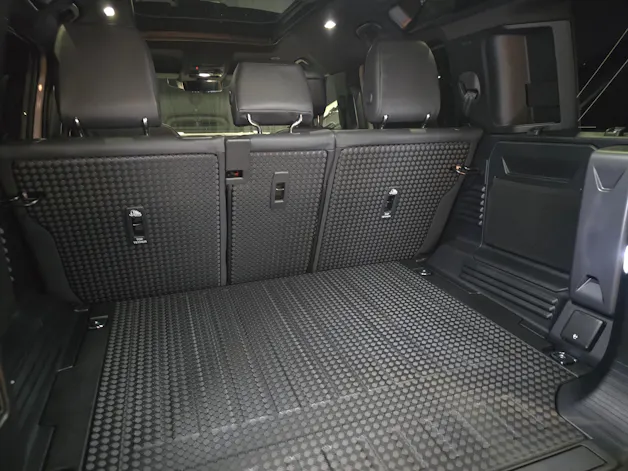 Land Rover Defender 110 2.0 P300e X-Dynamic HSE