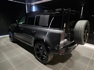 Land Rover Defender 110 2.0 P300e X-Dynamic HSE