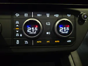 Land Rover Defender 110 2.0 P300e X-Dynamic HSE