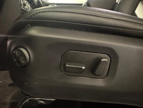 https://vehicle.imgix.net/4300510/ed7eee84-b8a6-432c-9dae-dcc0dbb8c196.jpeg