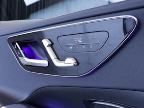 https://vehicle.imgix.net/4300526/ff278516-8cda-4180-a8fc-a3b320da8b72.JPG