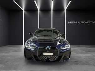 BMW i4 M50 Attraktiven Leasingzinssatz ab 0.9 % bei Abschluss einer BMW Fahrzeugversicherung.
