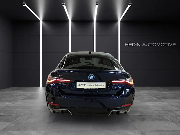 BMW i4 M50 Attraktiven Leasingzinssatz ab 0.9 % bei Abschluss einer BMW Fahrzeugversicherung.