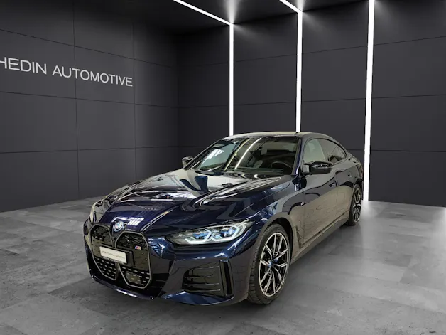BMW i4 M50 Attraktiven Leasingzinssatz ab 0.9 % bei Abschluss einer BMW Fahrzeugversicherung.