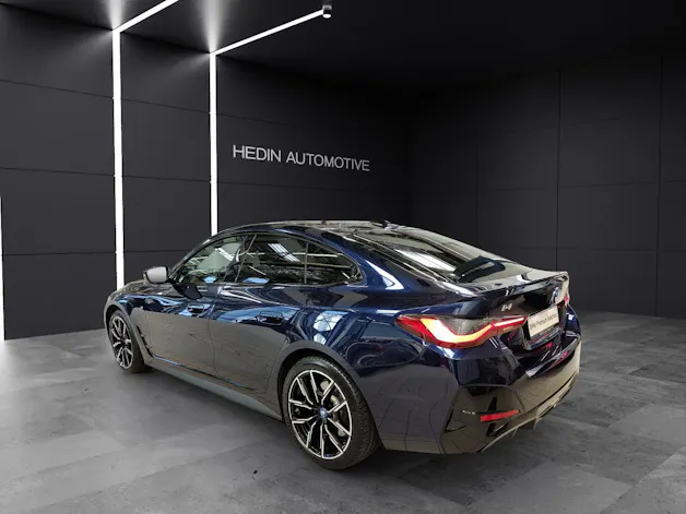 BMW i4 M50 Attraktiven Leasingzinssatz ab 0.9 % bei Abschluss einer BMW Fahrzeugversicherung.