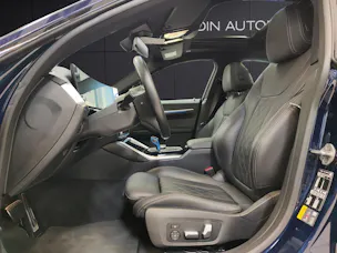 BMW i4 M50 Attraktiven Leasingzinssatz ab 0.9 % bei Abschluss einer BMW Fahrzeugversicherung.