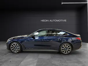 BMW i4 M50 Attraktiven Leasingzinssatz ab 0.9 % bei Abschluss einer BMW Fahrzeugversicherung.