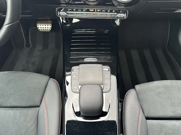 Mercedes-Benz A 250 e AMG Line (CH)