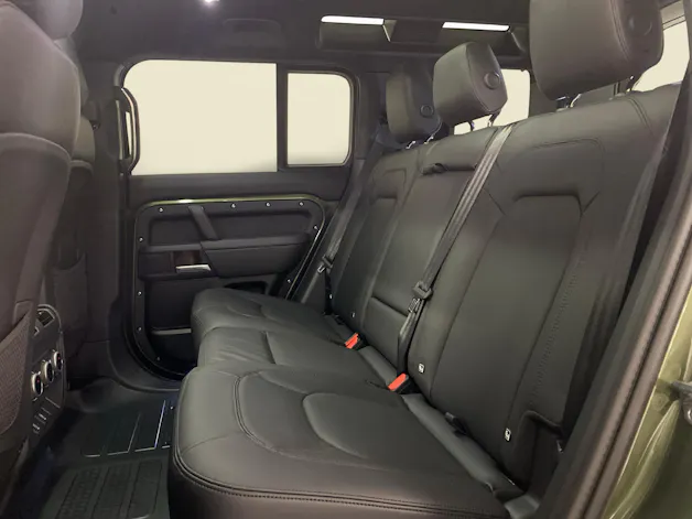Land Rover Defender 110 3.0 D I6 250 X-Dynamic SE
