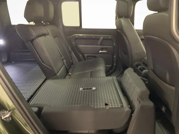 Land Rover Defender 110 3.0 D I6 250 X-Dynamic SE
