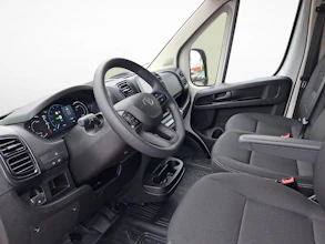 https://vehicle.imgix.net/4300876/fce6a88c-0936-4e4d-b300-b8d2dd98d8af.jpg