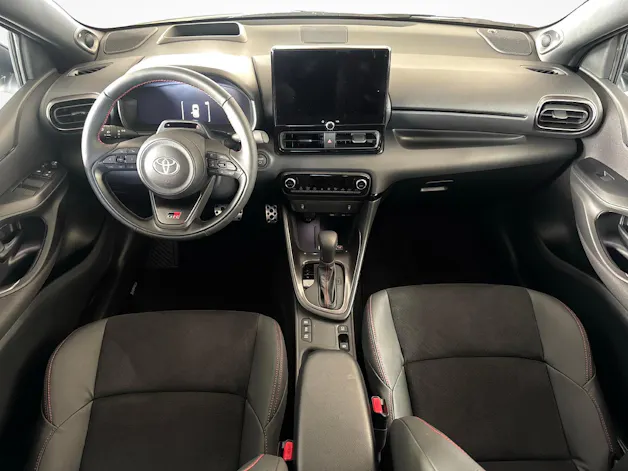 Toyota Yaris 1.5 VVT-i HSD GR Sport