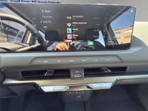 https://vehicle.imgix.net/4300972/d49db1c0-4ea8-46ba-83b9-cf5557b2b2ce.jpg