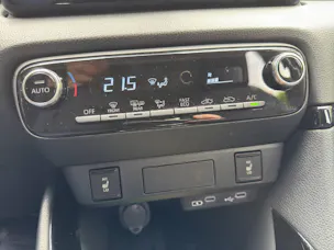 Toyota Yaris 1.5 VVT-i HSD Trend