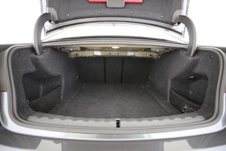 https://vehicle.imgix.net/4301004/787f3913-9ed0-4f76-a561-dcc54eed0d84.jpg