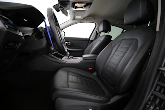 https://vehicle.imgix.net/4301004/7c824664-998e-4883-bbf2-f3b491e39d3c.jpg