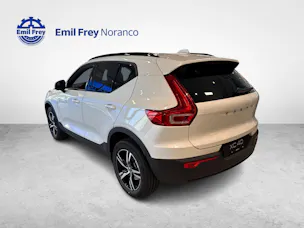 Volvo XC40 2.0 B3 MH Plus Dark