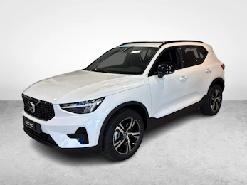 image du véhicule VOLVO XC40 2.0 B3 MH Plus Dark