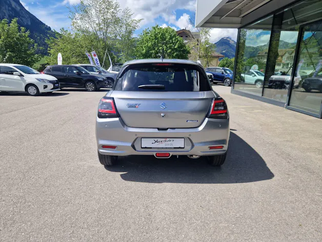 Suzuki Swift 1.2 Sakura Top Hybrid 4x4