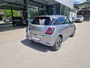 Suzuki Swift 1.2 Sakura Top Hybrid 4x4