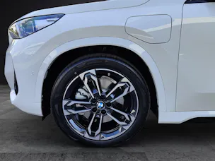 BMW X1 30e xDrive paddles