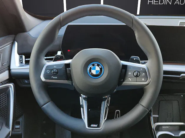 BMW X1 30e xDrive paddles