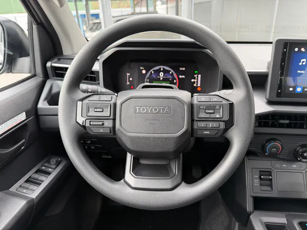 Toyota Hilux Double Cab.-Pick-up 2.8 D-4D MHEV 204 Active