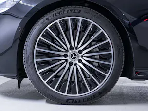 Mercedes-Benz E 200 4MATIC