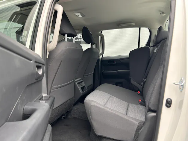 Toyota Hilux Double Cab.-Pick-up 2.8 D-4D MHEV 204 Active