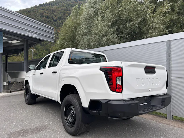 Toyota Hilux Double Cab.-Pick-up 2.8 D-4D MHEV 204 Active