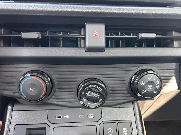 Toyota Hilux Double Cab.-Pick-up 2.8 D-4D MHEV 204 Active