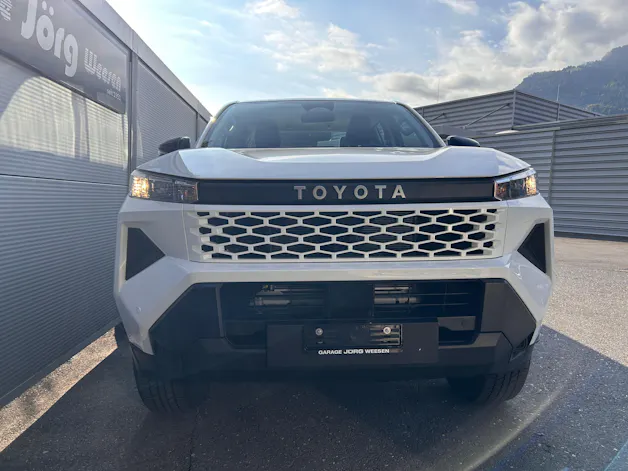 Toyota Hilux Double Cab.-Pick-up 2.8 D-4D MHEV 204 Active