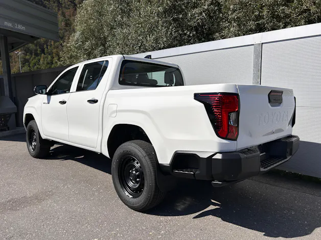 Toyota Hilux Double Cab.-Pick-up 2.8 D-4D MHEV 204 Active