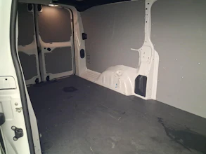 https://vehicle.imgix.net/4301321/0e690f0c-3465-4eeb-b9db-1761bfcb5a7f.jpg