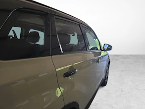https://vehicle.imgix.net/4301369/4c1baec1-10f5-4bc3-8810-47828a7f746d.jpg
