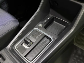 https://vehicle.imgix.net/4301386/0dbe03a6-d4bf-42ee-8634-8f8db9282b3b.jpg
