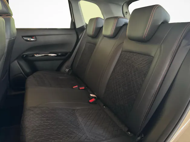 Suzuki Vitara 1.4 T Black Edition Top Hybrid 4x4