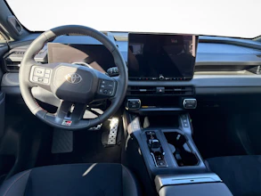 https://vehicle.imgix.net/4301423/7ab16256-8b83-4e35-a910-ad55af0b478b.jpg