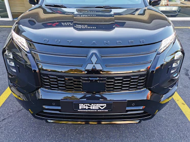 MITSUBISHI OUTLANDER 5
