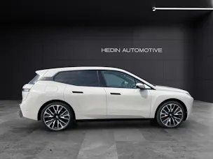 BMW iX xDrive60