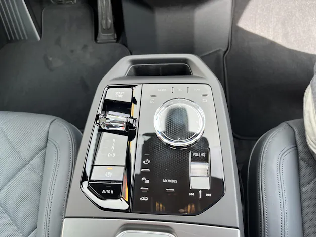 BMW iX xDrive60
