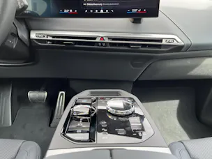 BMW iX xDrive60