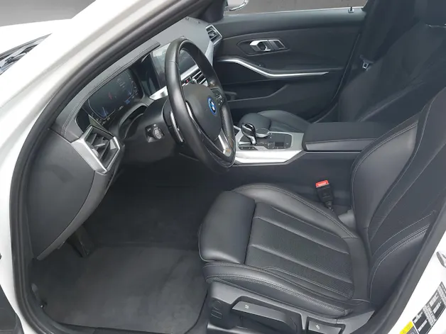 BMW 330e xDrive