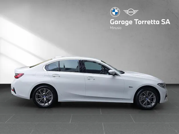 BMW 330e xDrive